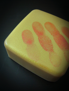 Daisy Luxury Glycerin Soap - Tender Almond Cookies, Sun-Warmed Grasses... Karen Rose Exclusive