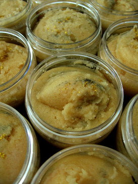 The Cartographer Wasp Sorbetto Emulsifying Sugar Scrub - Varnished Oak, Benzoin, Cassia, Vanilla Oud...