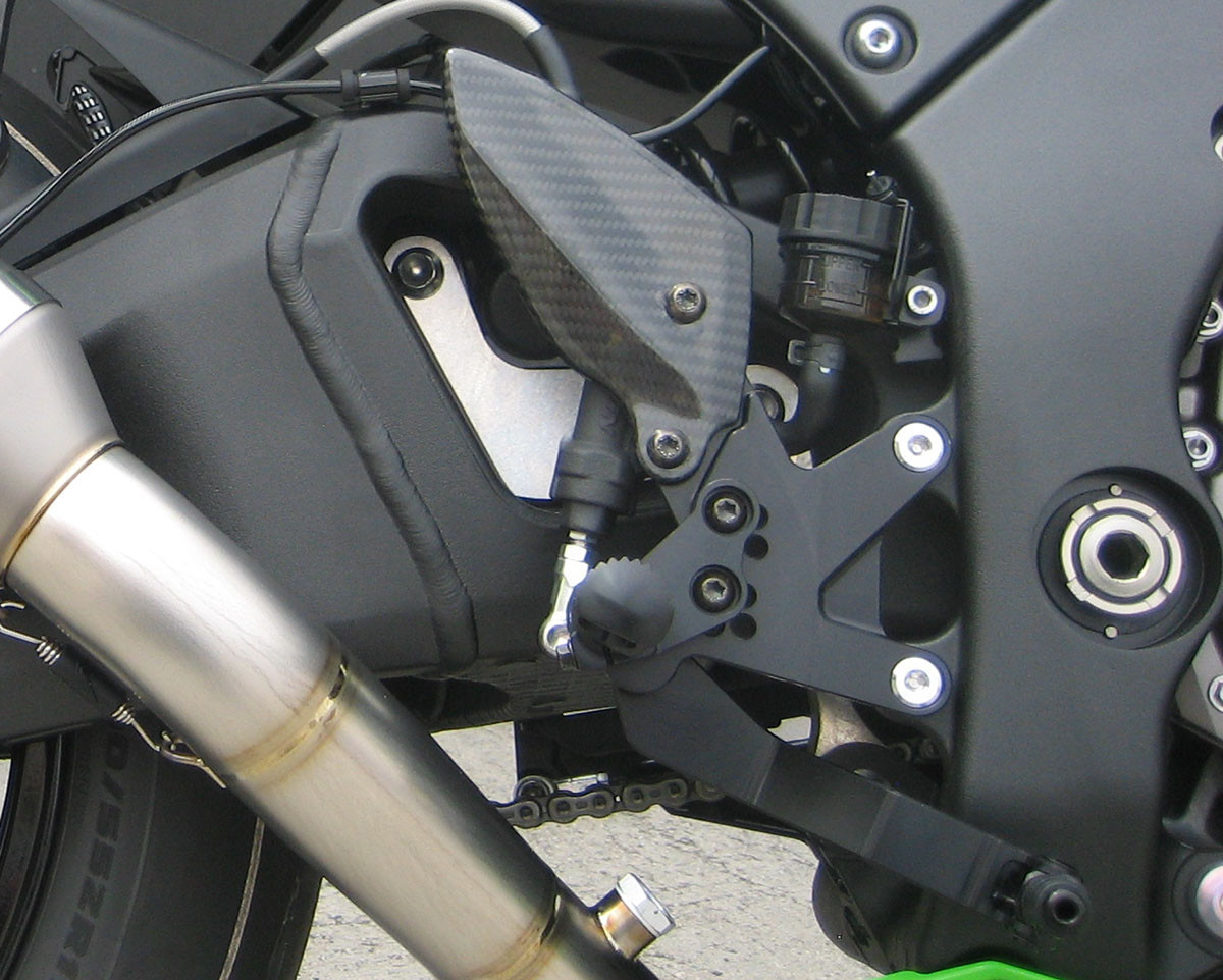 Kawasaki ZX10R 2006 stainless steel front & rear foot rest hangers rearset bolts 