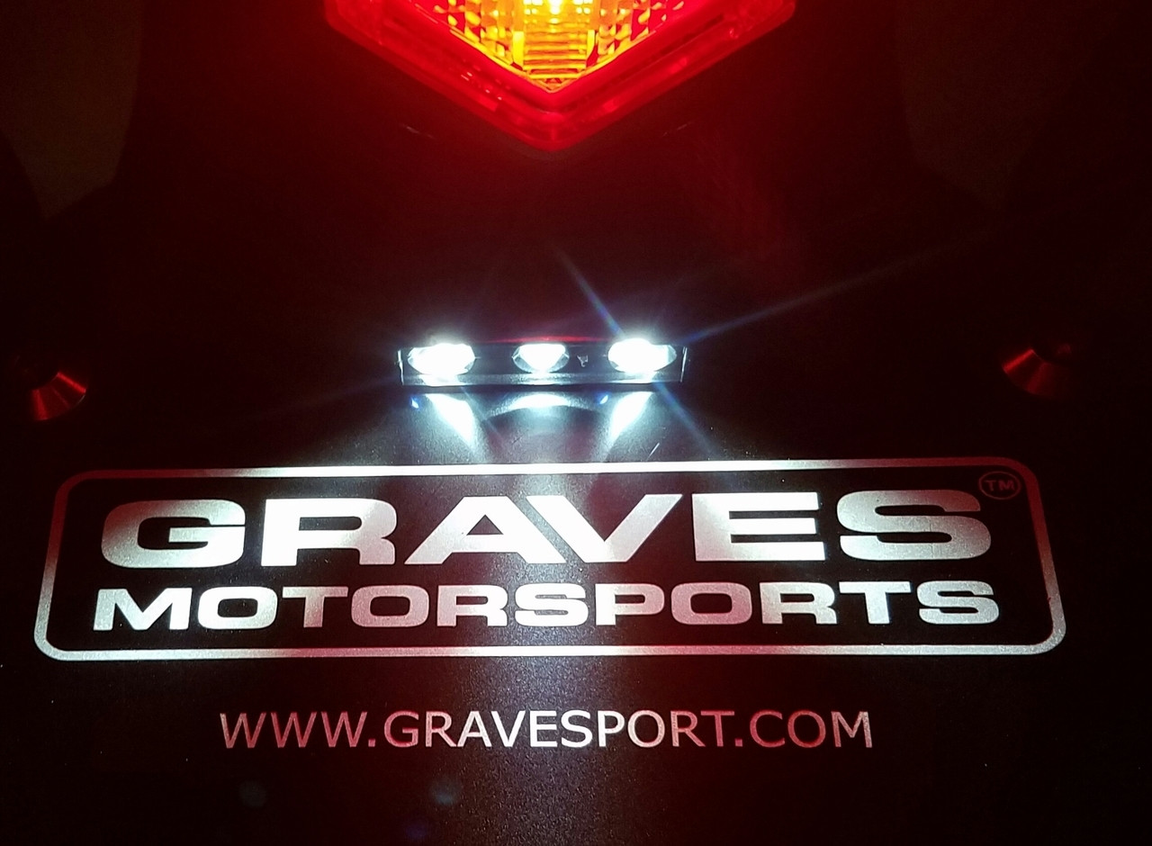 universal tag light