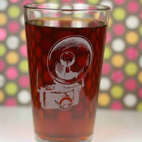 Engraved Sandblasted Pint Glass with 35mm Camera with Retro Flash