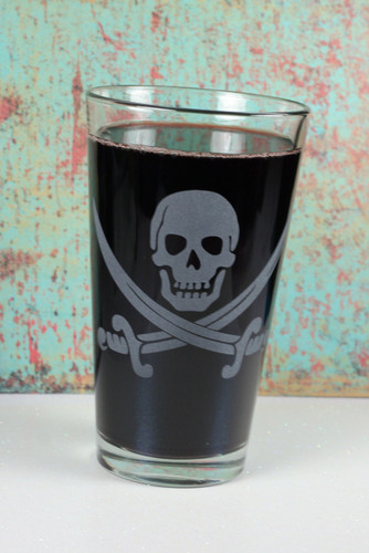Pint Glass Engraved with Pirate Skull and Swords Etched