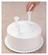 cake decorating instruction tiered