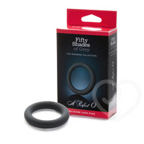 Fifty Shades of Grey Weekend Collection A Perfect O Silicone Love Ring Black