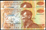 New Zealand - $5 - Brash 'Type 3' - AW000046 - 000047 - First Prefix - aUnc