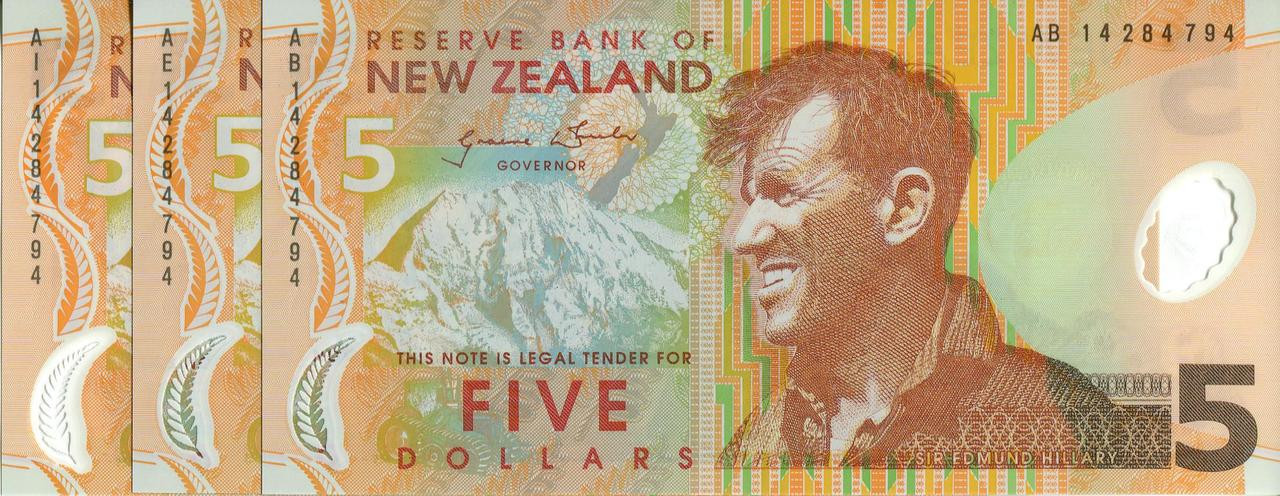 5 Новозеландских долларов.