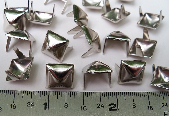 Silver Pyramid 2 Prong Stud