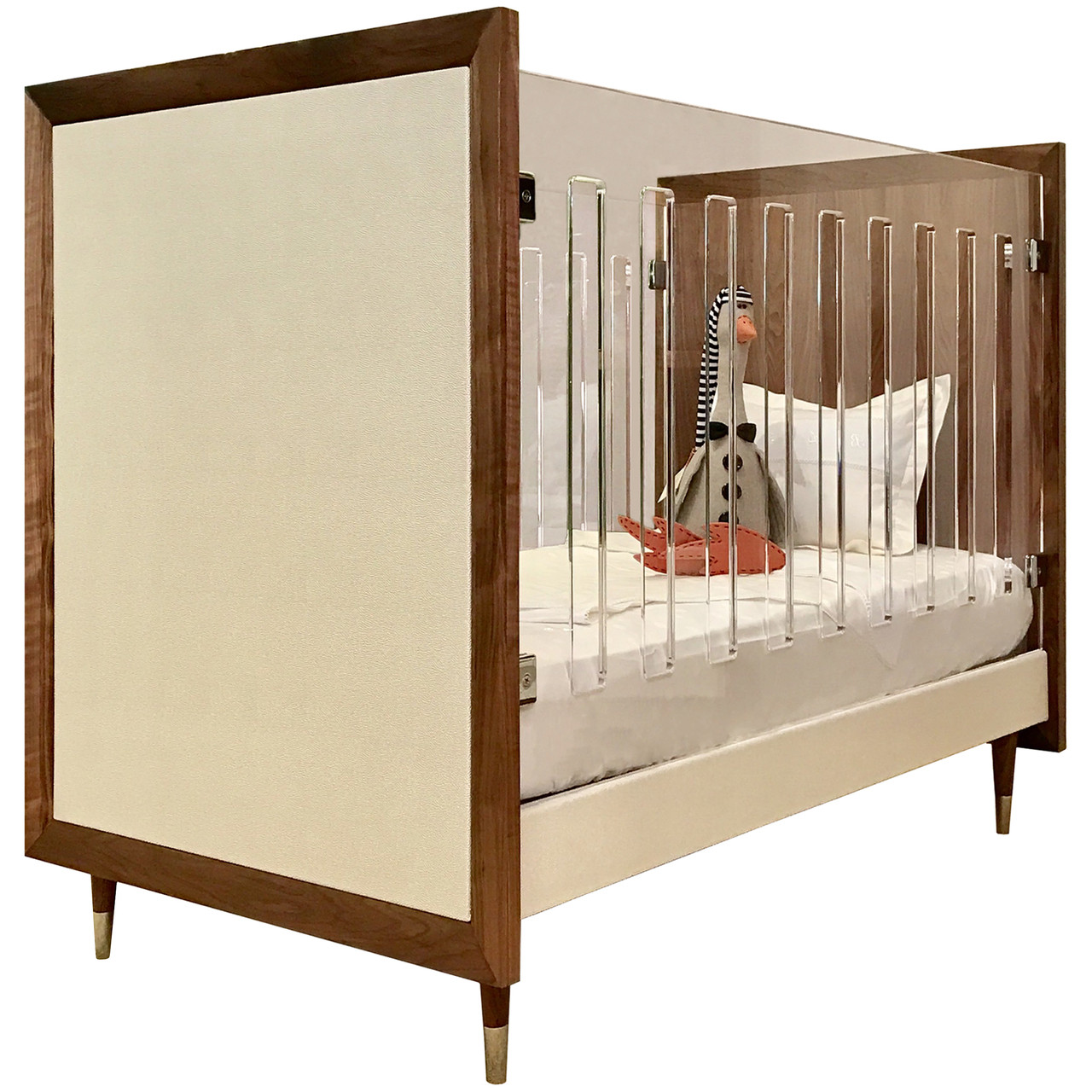 crib with acrylic sides