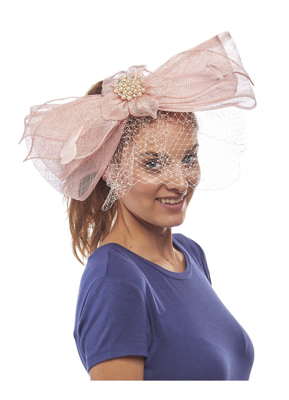 The Bellota Sinamay Fascinator Cocktail Hat with Pearls