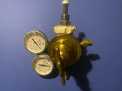 Side photo of Victor 1166 Nitrogen Inert Gas Regulator 