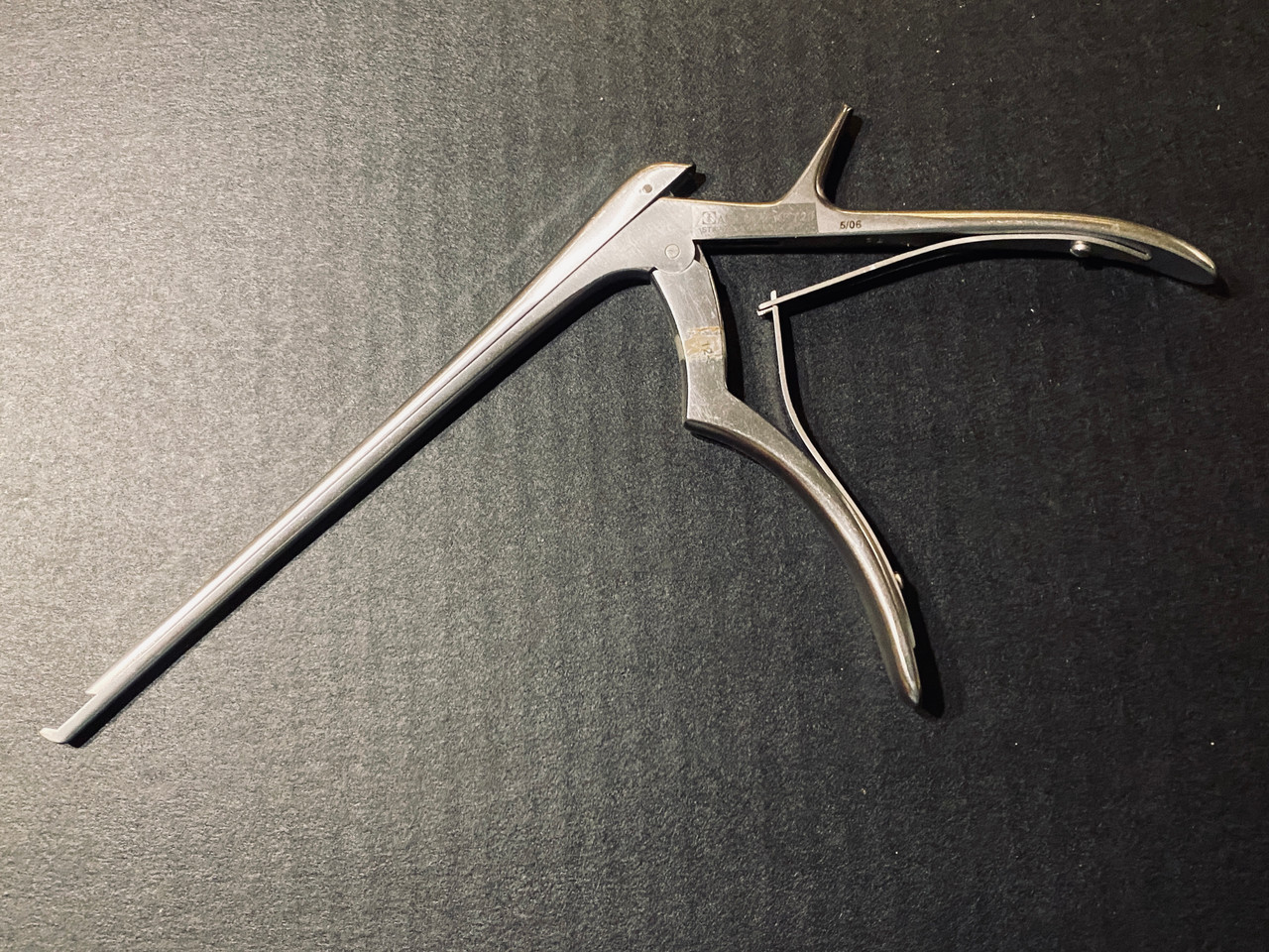 Aesculap FF720R Kerrison Bone Punch, 3mm, 40dg Up, 7"