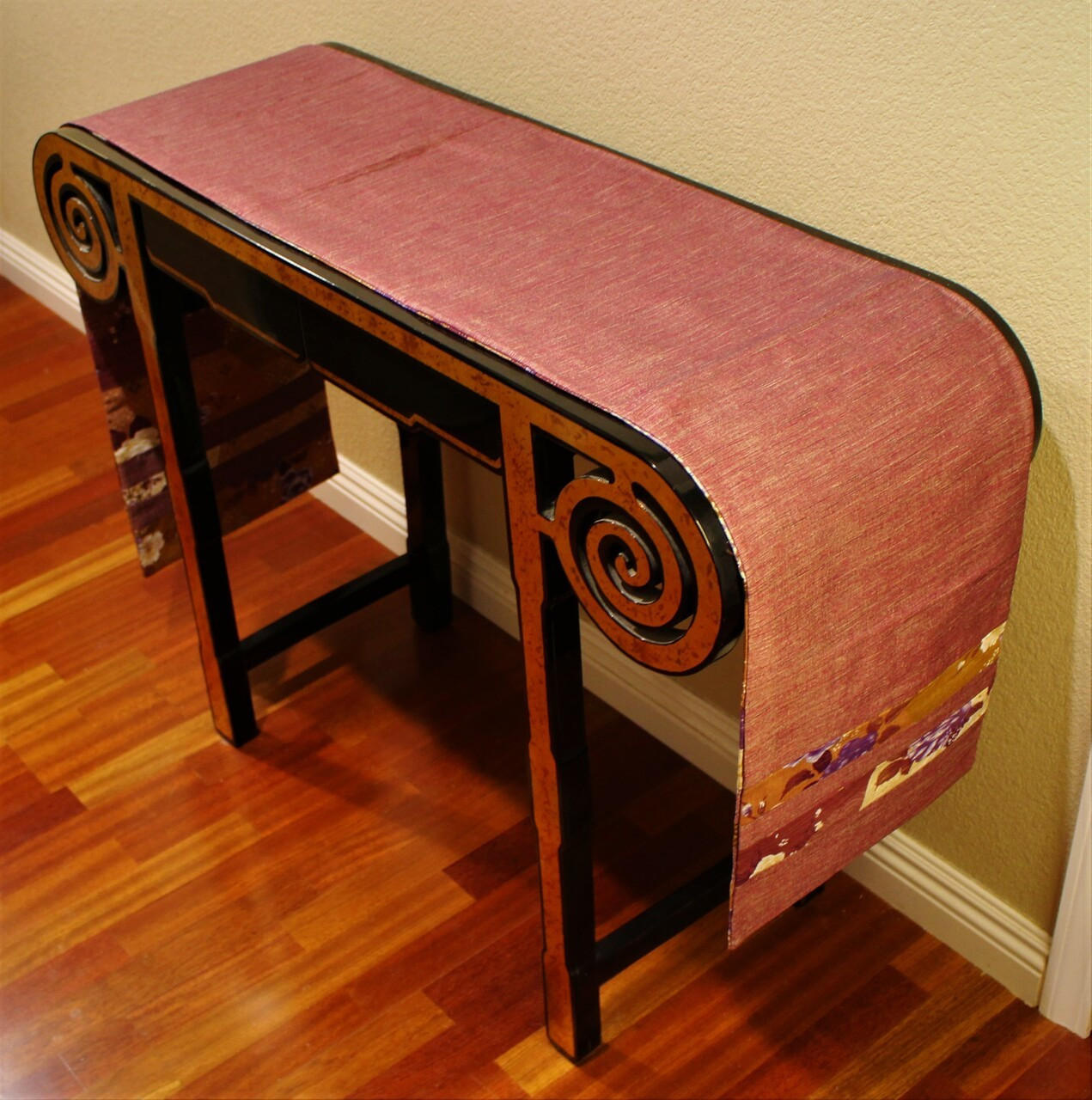 boon-decor-table-runner-or-
