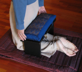 Boon Decor How To Use the Seiza Meditation Bench - STEP ONE