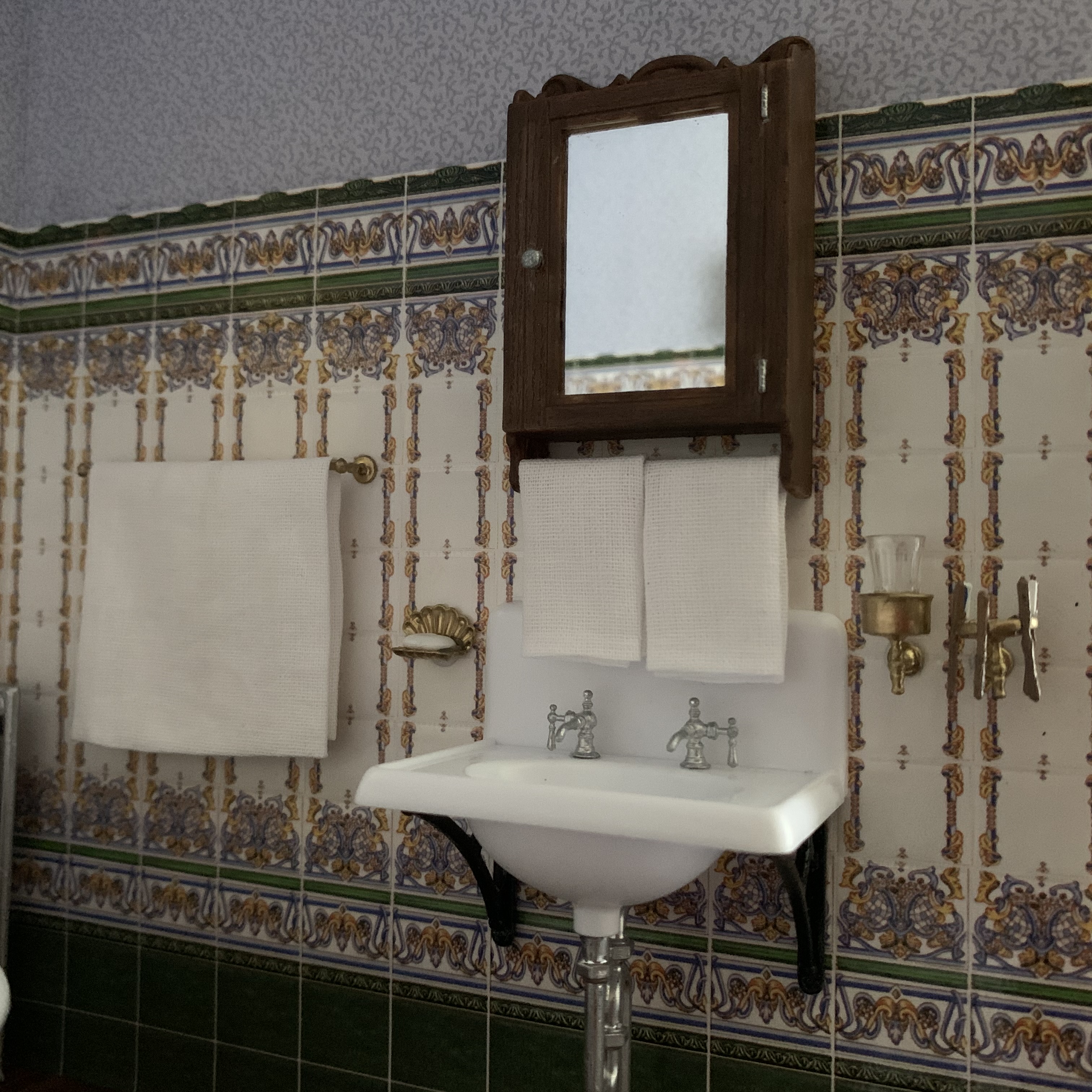 chrysnbon victorian bathroom kit