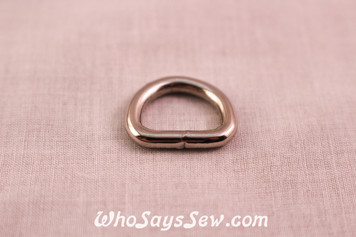 4 Strong Welded Wire-formed D-Rings in Shiny Nickel. 1.5cm 