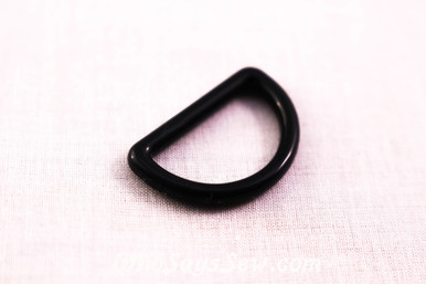 KAM Plastic D-Rings in Black or White. 2cm