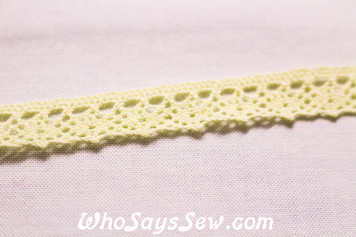 0.9cm Wide Crochet Cotton Lace Trim By The Metre in Yellow. 