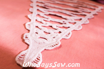 Large Triangular Cotton Lace Collar/Yoke in Snow& Natural White (0683)