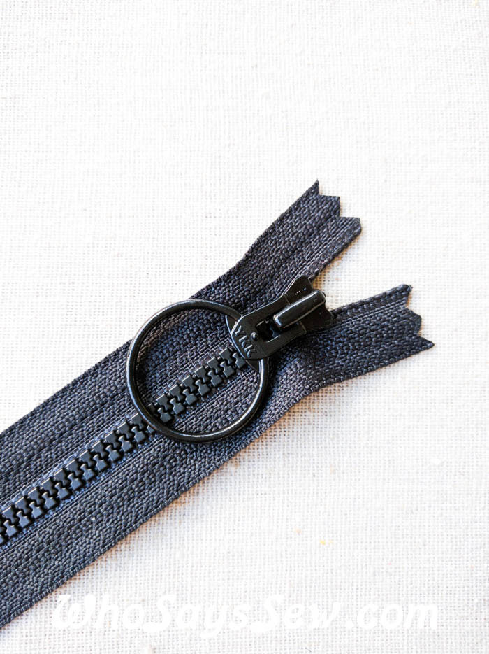 YKK Vislon 20cm/8" Chunky Moulded Plastic Zipper with Ring Pull. Size 3