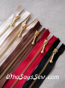 Light Gold Metal Closed-ended Zipper in 5 Colours in 25cm (9.8"). Suitable for Bags