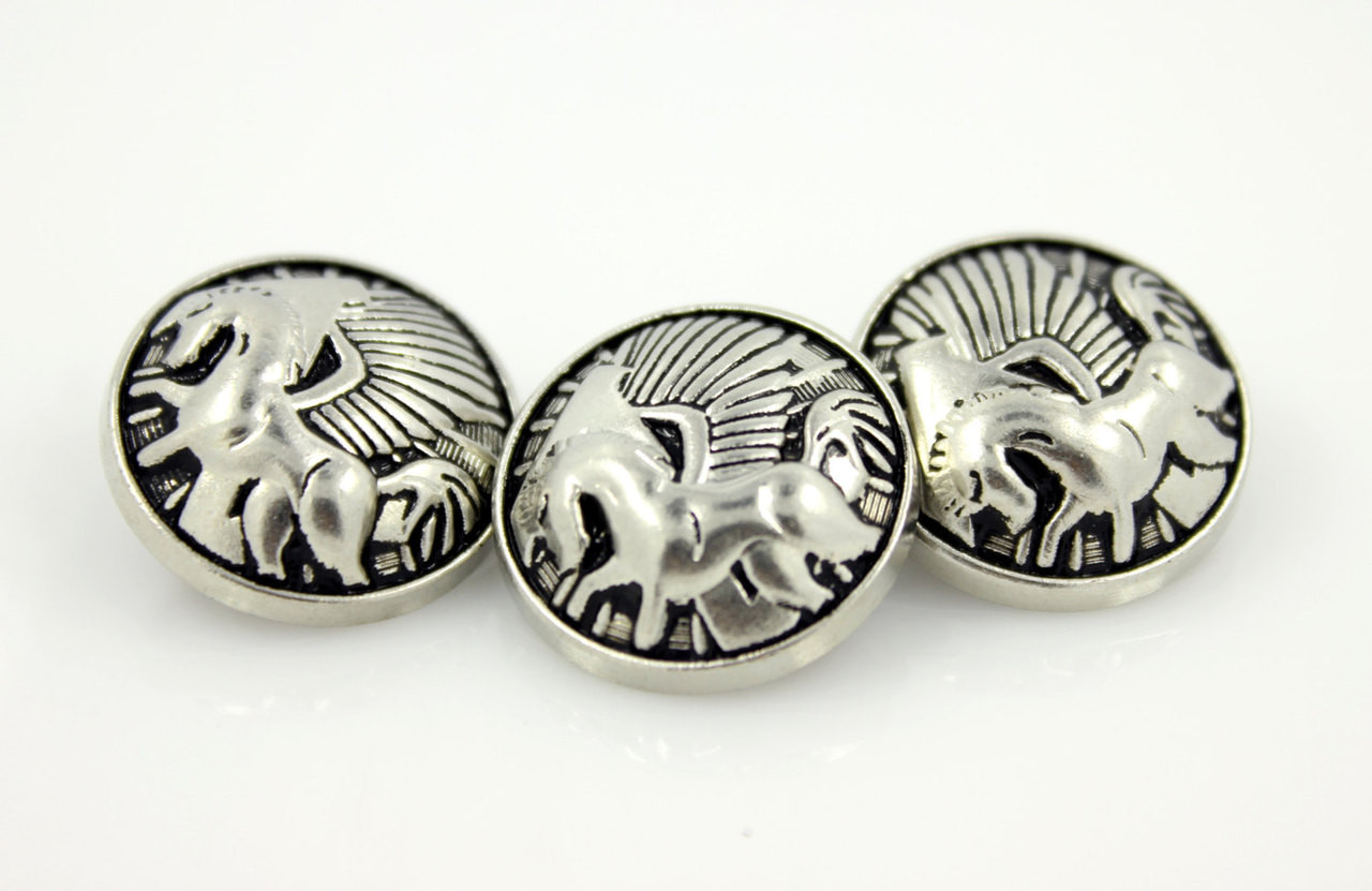2 pcs 481-22 Metal Shank Buttons Antique Silver Finish 22mm Sun Face Zuni