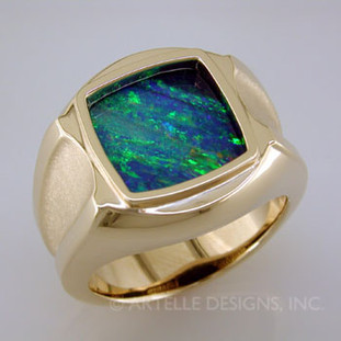 Mans yellow gold and opal ring- gts 28