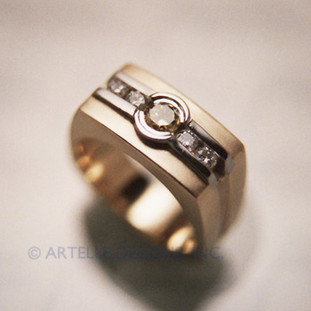 Mans white and yellow gold yellow color diamond wedding ring. gts-89