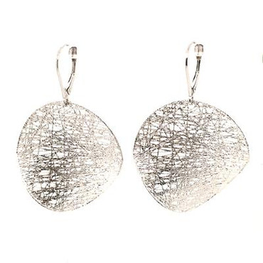 Light as a feather but packs a big punch, these mesh earrings do not disappoint.  14 karat white gold, and a beautiful wavy pattern makes these earrings unique. Hangs on white gold lever backs and measures 1 inch long.