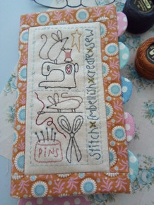 Sewing mouse Needlebook - Natalie Bird Design