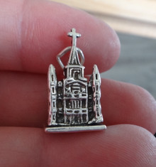 Sterling Silver 7g New Orleans says St Louis Cathedral on the bottom Charm