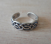 Sterling Silver 5mm wide band Celtic Knot design on Toe Ring