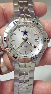 Dallas Cowboys Fossil Watch. Mens Three hand Date Wristwatch NFL1047