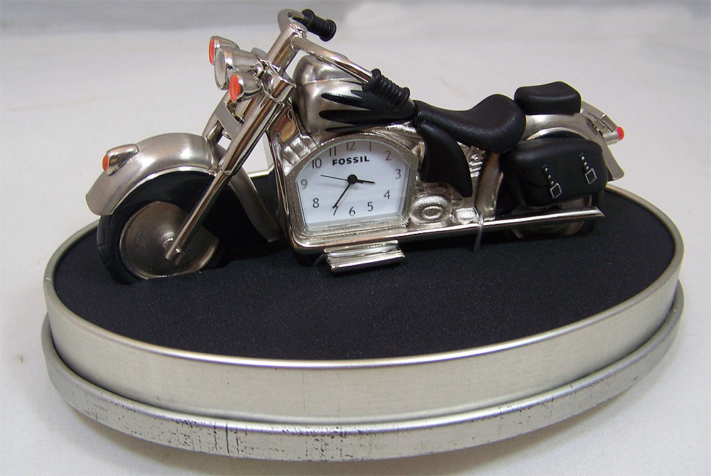 Fossil Motorcycle Desk Clock Novelty Collectible Roadster Style Biker