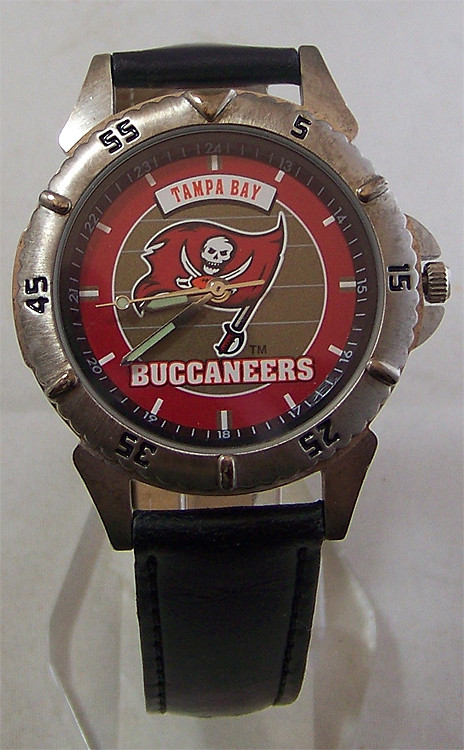 Tampa Bay Bucs Buccaneers Fossil Watch 1997 Mens Vintage in Tin display picture 2
