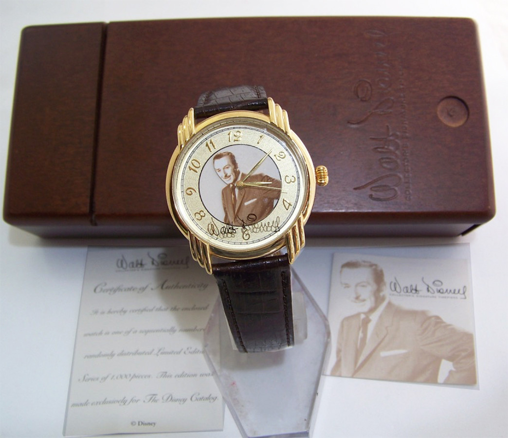Walt Disney Watch Mens Collectors Signature Series Timepiece  display picture 3