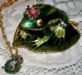 Bejeweled Whimsical Green Frog Enamel & Austrian Crystal Trinket Box