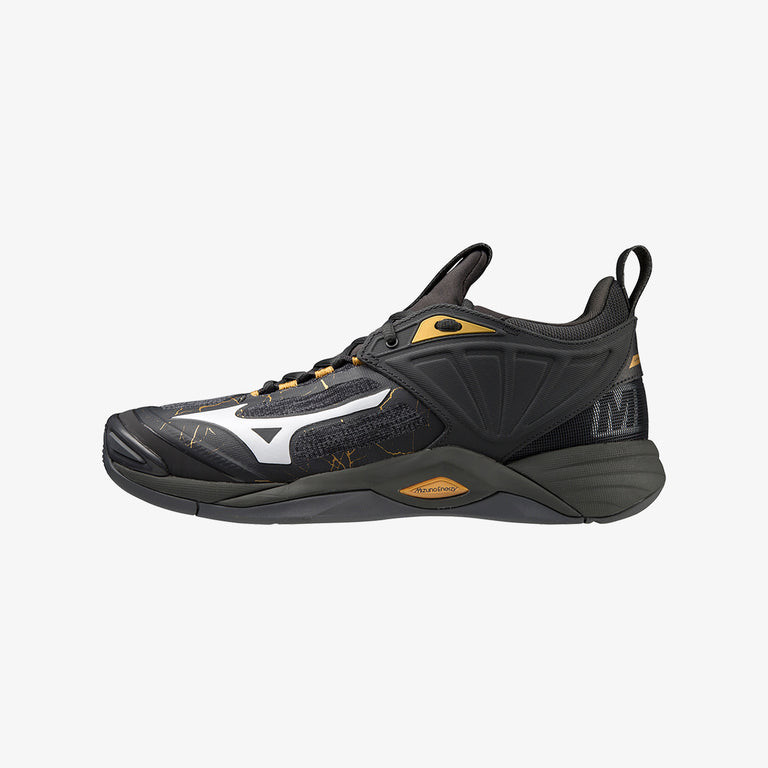 Black and yellow mizuno volleyball shoes online