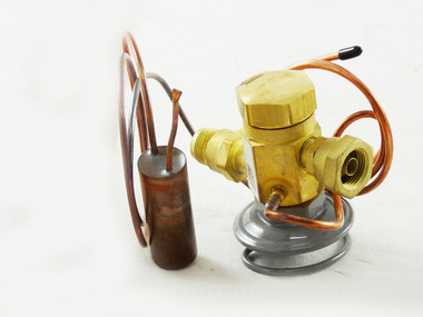 Parker Sporlan TXV for R-410A with 15% Bleed, balance port, adjustable superheat and Aeroquip bolt-on connections