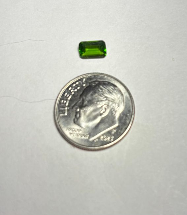 0.60 TCW,(1) CHROME DIOPSIDE GEMSTONES (EMERALD CUT) 6 X 4 MM DIME NOT INCLUDED