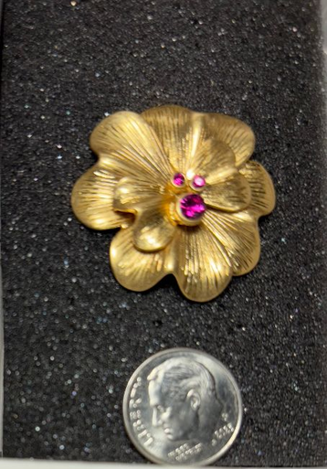 Lia Sophia Fashion Azalea And Wildflower Gold Tone Flower Ring - Size 5  DIME NOT INCLUDED