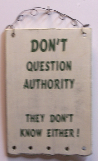THIS SMALL HUMOROUS WOOD & WIRE SIGN MEASURES 4 3/4" X 7 1/4" OVERALL