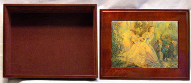 ALTERNATIVE REALITY  JEWELRY BOX WITH LID THAT CAN BE DISPLAYED ON WALL  ART DESIGNS BY JOSEPHINE WALL 
A POPULAR ENGLISH FANTASY ARTIST.
THIS JEWELRY BOX CAN BE USED IN SEVERAL DIFFERENT WAYS.
THE LID CAN BE USED PICTURE UP OR WORDS UP OR CAN BE HUNG ON THE WALL,  USING THE EYELETS PROVIDED
THE CASE ITSELF IS FELT LINED  AND WITH LID 
MEASURES 8 5/8" X 6 13/16" X 3 1/2"