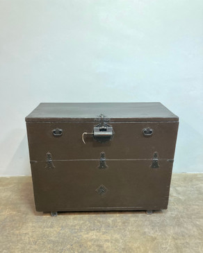 Oversize Antique Joseun Era Bandaji Trunk with Built-In Compartments