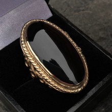 Extra large fancy elongated oval 18ct yellow gold Whitby Jet rope edge ring in gift case