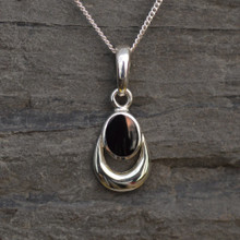 925 silver horse shoe necklace with oval Whitby Jet