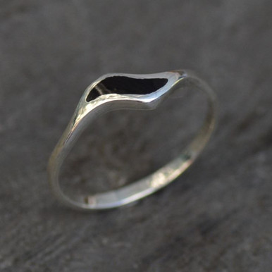 Ladies sterling silver slim curved wave ring with Whitby Jet 