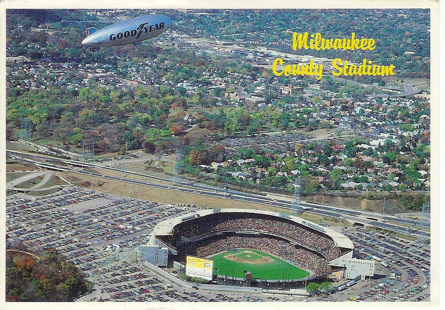 Milwaukee County Stadium (MW-21, P327424) - Stadium Postcards