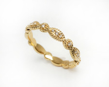YELLOW GOLD VINTAGE SCALLOPED DIAMOND STACKABLE BAND (.08CTW) 