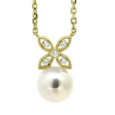 14K Yellow Gold - 8 - 8.5mm - Cultured Pearl & Diamond Clover Fashion Necklace (0.10ct)