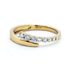 14K Yellow Gold - Graduated Diamond Bypass Style Fashion Ring (0.25ct)